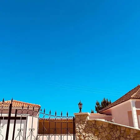 Mae Story Шале Калдаш-да-Раинья